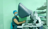 直播机器人
:任双义教授团队成功完成达芬奇机器人胃肠外科双城技手术直播