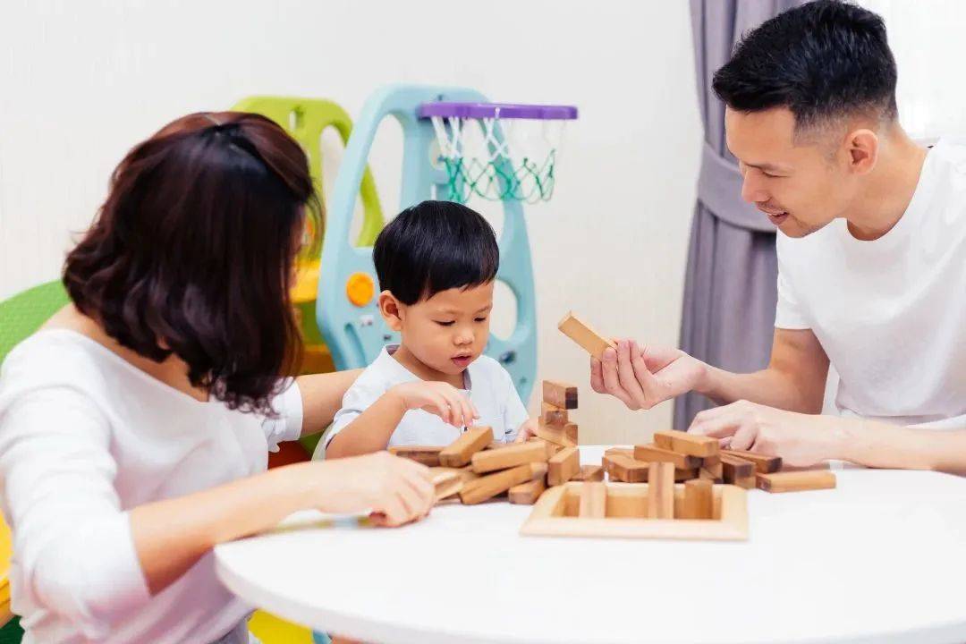 抖音极速版儿童亲子互动游戏
:家长该如何抓住关键期，培养孩子的专注力？