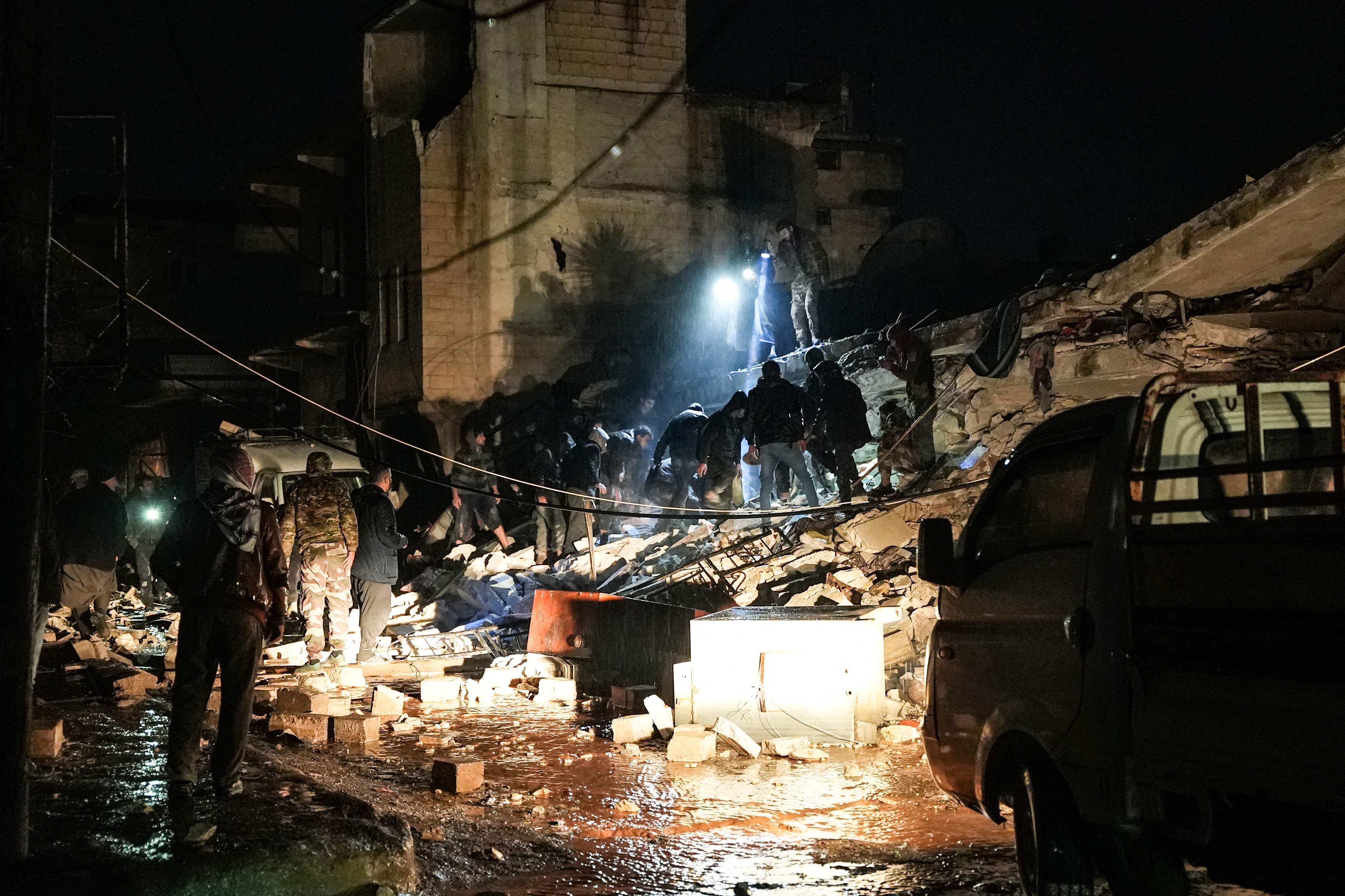 摧毁城堡
:土耳其发生7.8级地震｜已致500余人死亡 百年清真寺受损