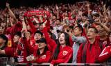 海港大战
:上海足球今年争当中超主角，申花、海港两连胜开局领跑