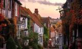 摧毁城堡
:最美小镇在英国，来英国找一个小镇治愈自己吧！