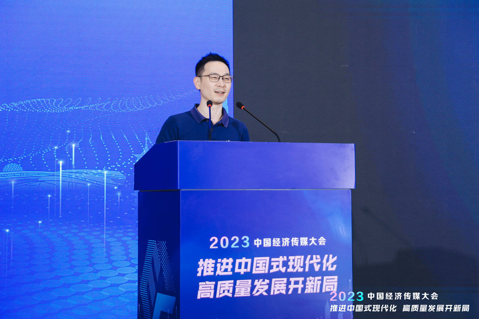数字人
:直击2023中国经济传媒大会丨唯物科技创始人吴靖仇：AI数字人正以亲民的姿态渗透到各行业